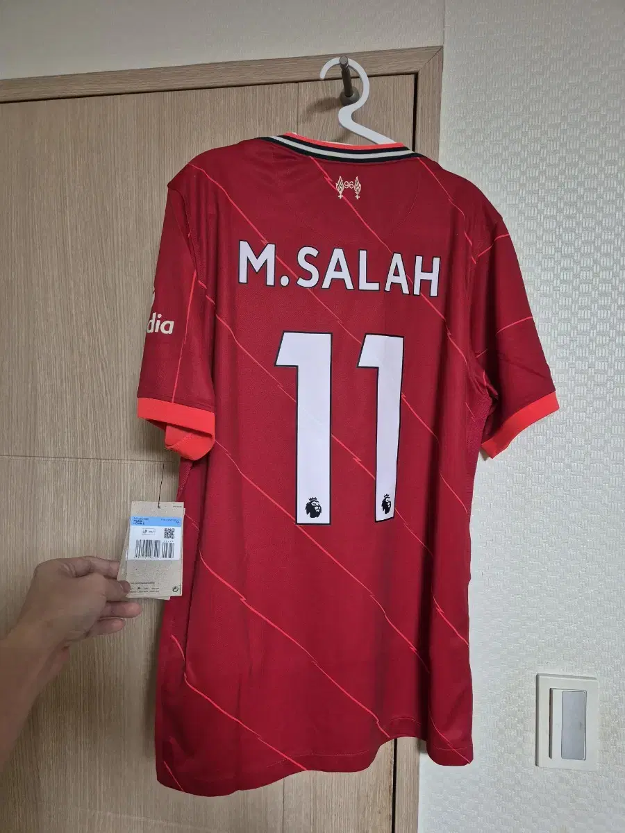リバプール ホームジャージ M. SALAH 11 リバプール ホームジャージ M. SALAH 11 リバプール ホーム